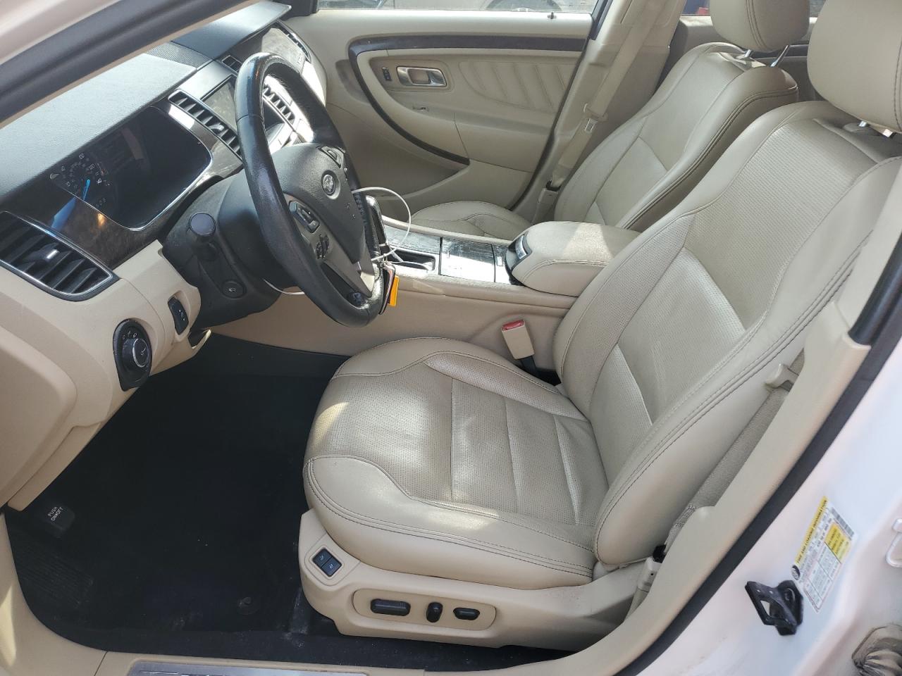 2019 Ford Taurus - Image 7