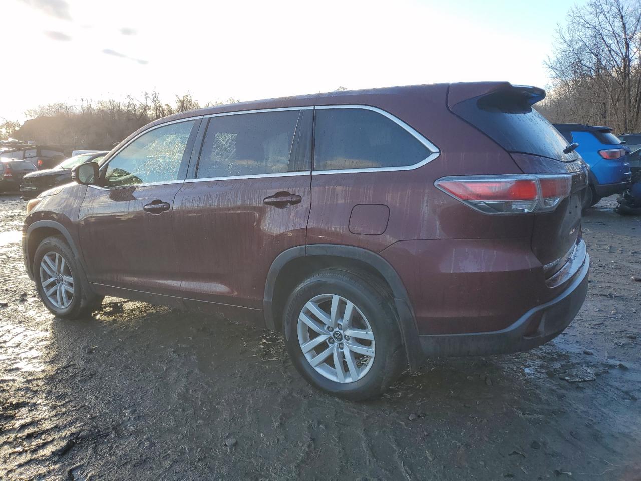 2016 Toyota Highlander - Image 2