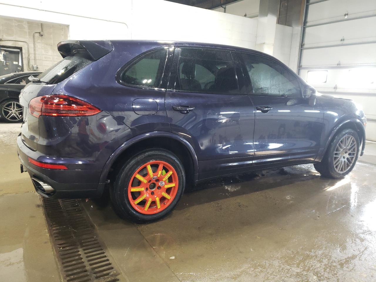 2017 Porsche Cayenne - Image 3