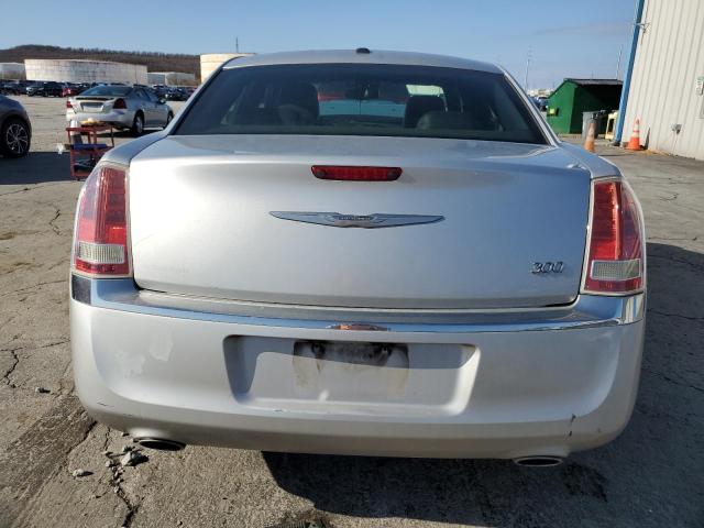  CHRYSLER 300 2012 Srebrny