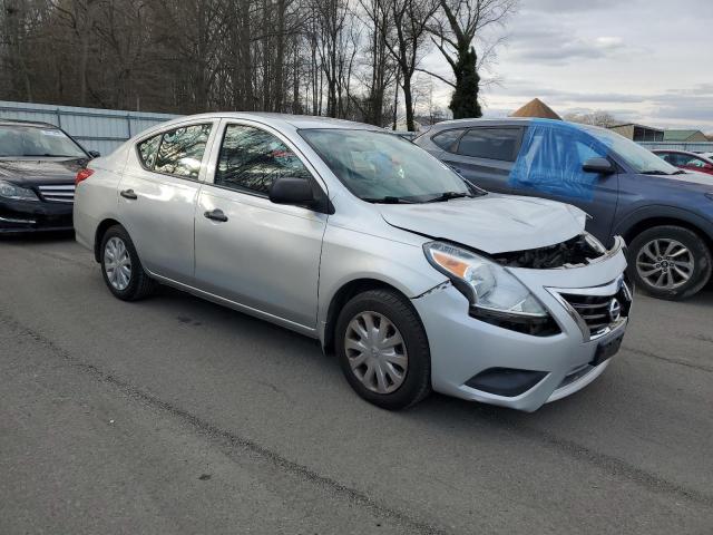  NISSAN VERSA 2015 Серебристый