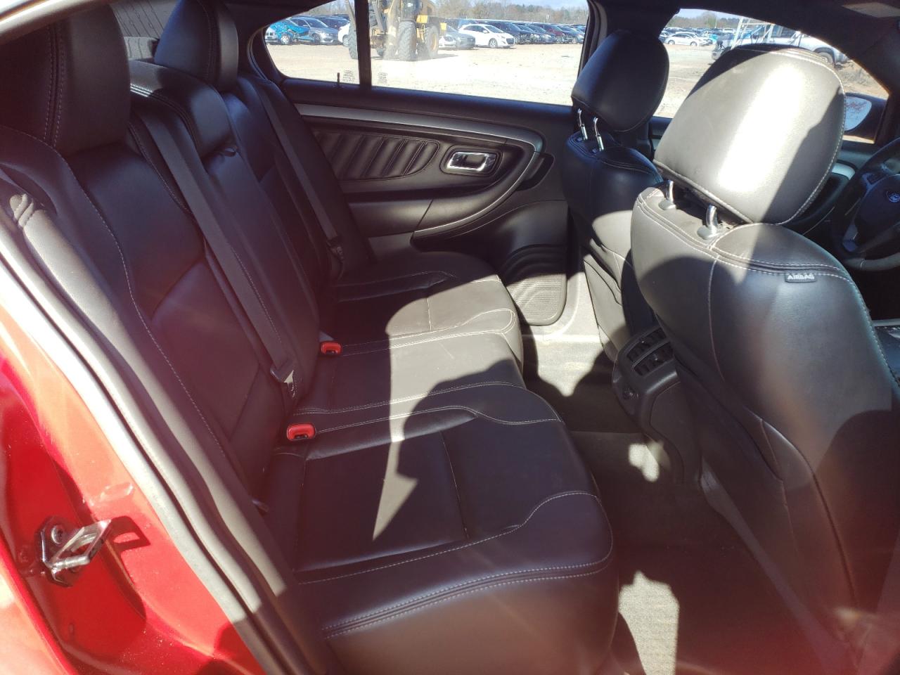 2017 Ford Taurus - Image 10