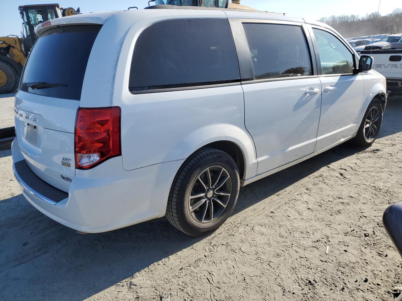 2019 Dodge Caravan - Image 3