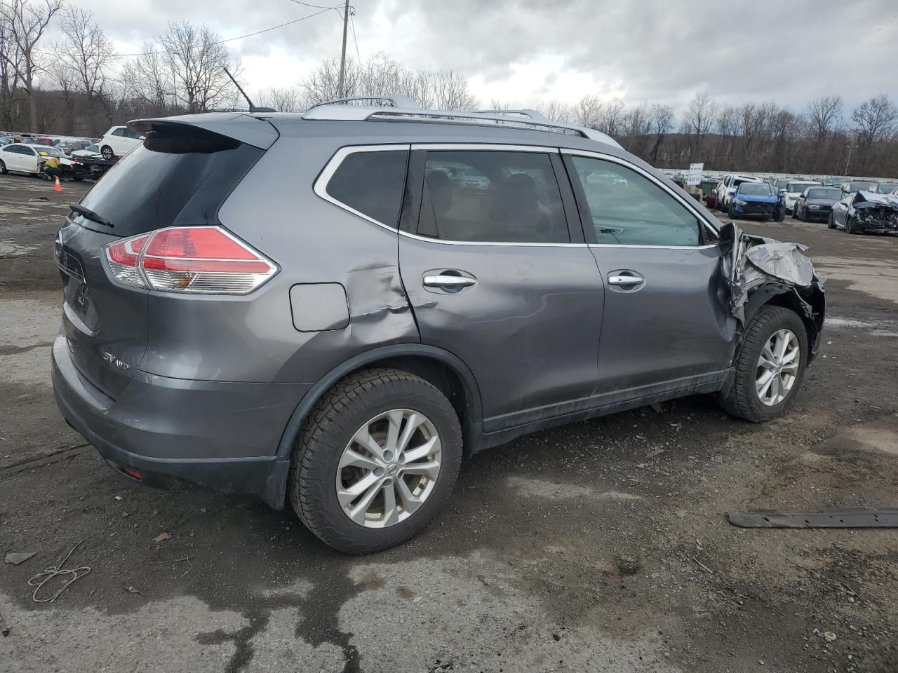 2016 Nissan Rogue - Image 3