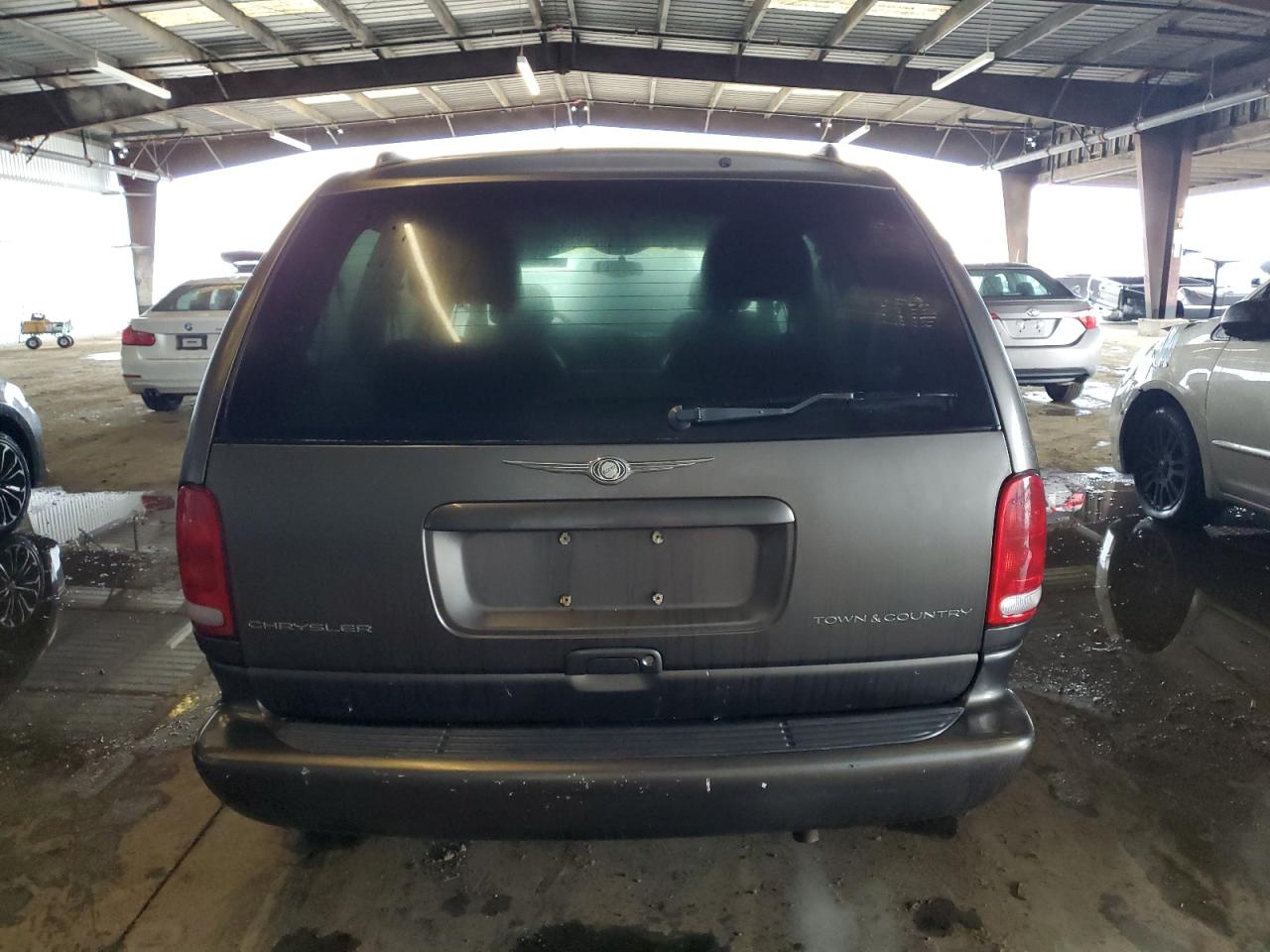 1999 Chrysler Town & Country Limited VIN: 1C4GP64LXXB515295 Lot: 85787844
