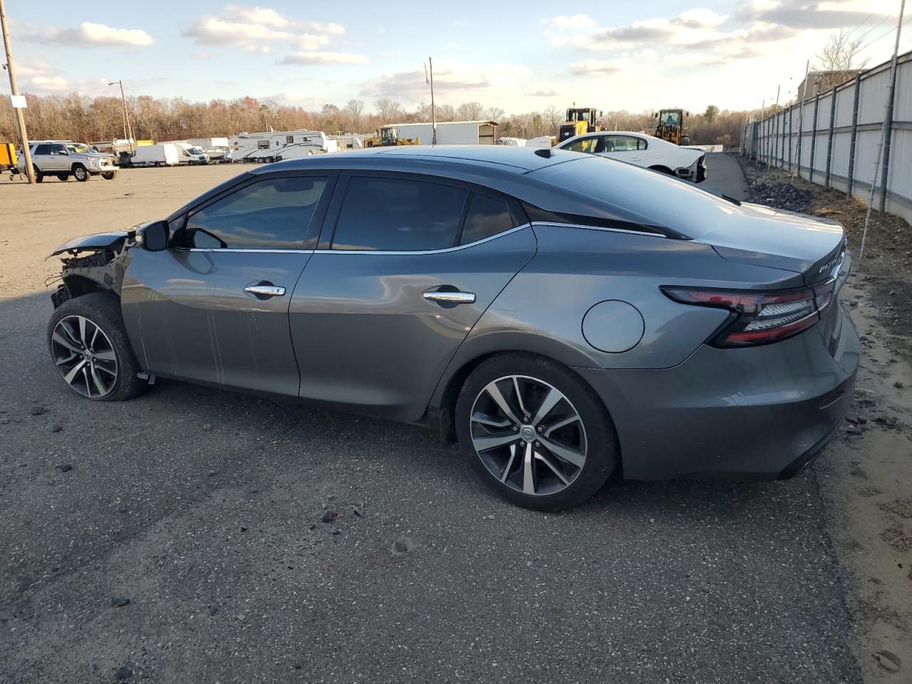 2019 Nissan Maxima - Image 2