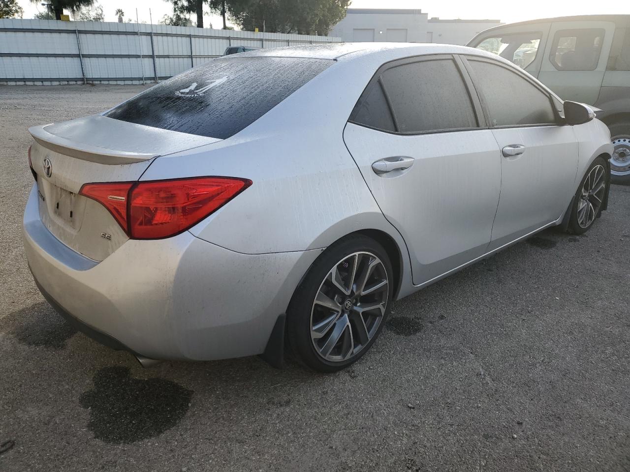 VIN 5YFBURHEXHP686034 2017 TOYOTA COROLLA no.3