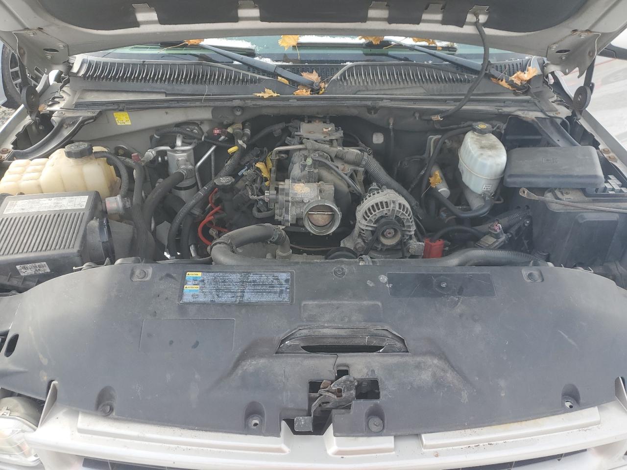 2006 Chevrolet Suburban - Image 12
