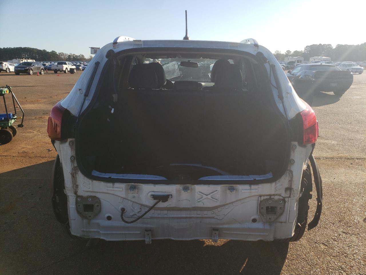 2017 Nissan Rogue - Image 6