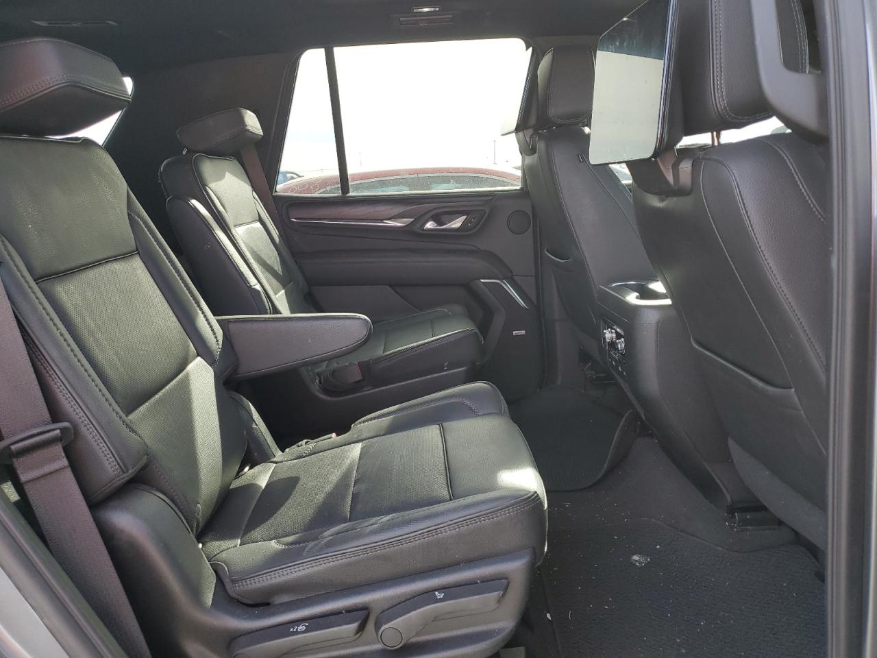 2021 GMC Yukon - Image 11