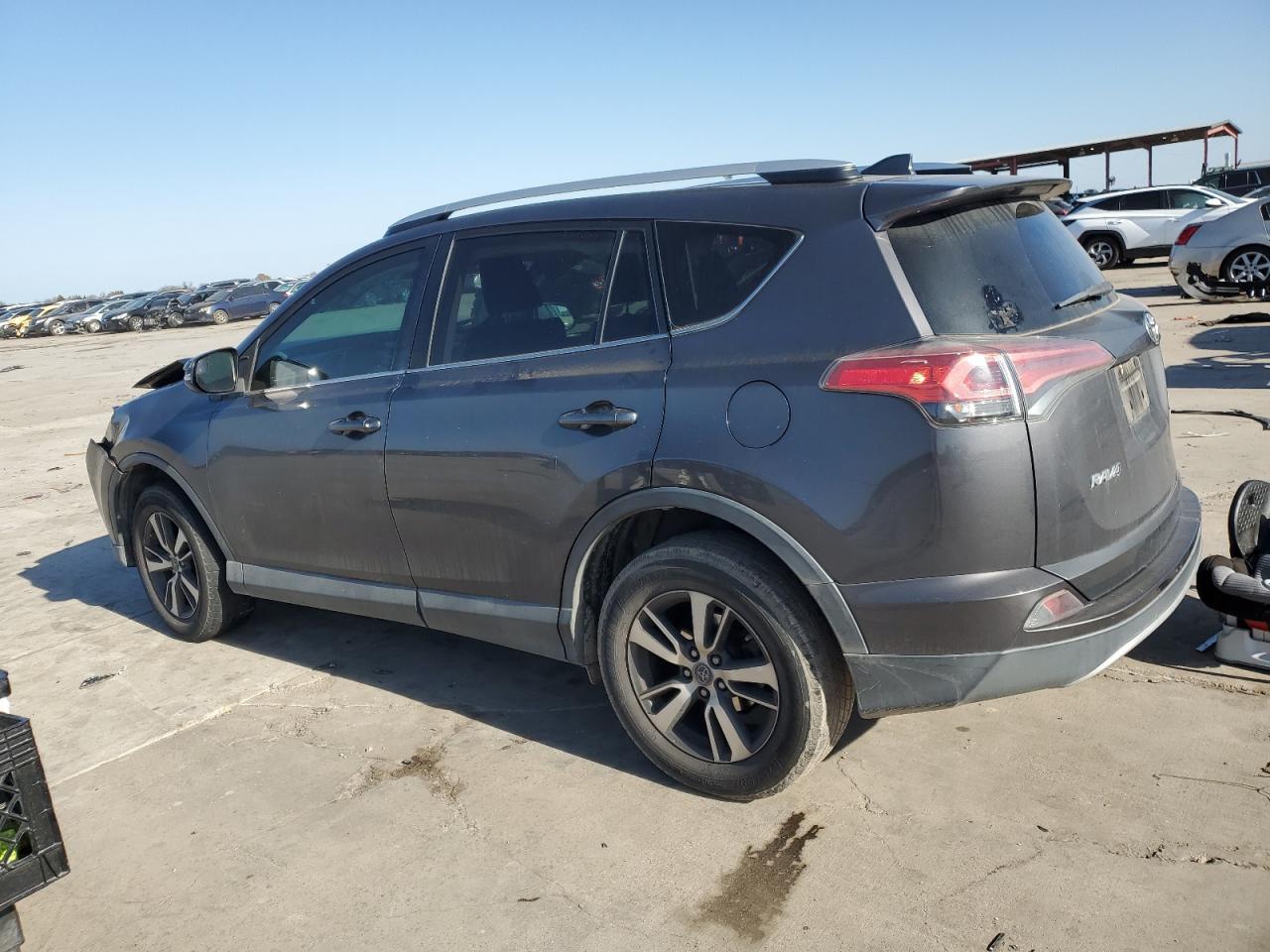 2016 Toyota RAV 4 - Image 2