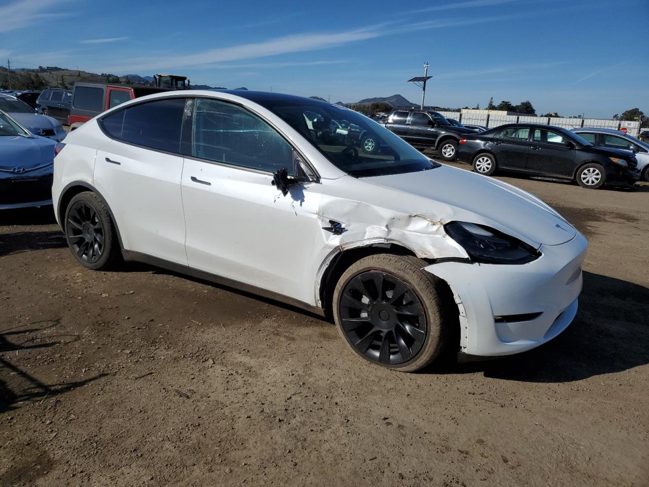 VIN 7SAYGAEE3RF043712 2024 TESLA MODEL Y no.4