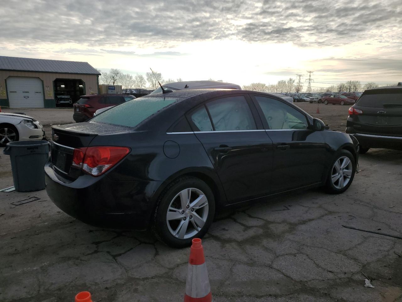 VIN 1G1P75SZ7E7163853 2014 CHEVROLET CRUZE no.3