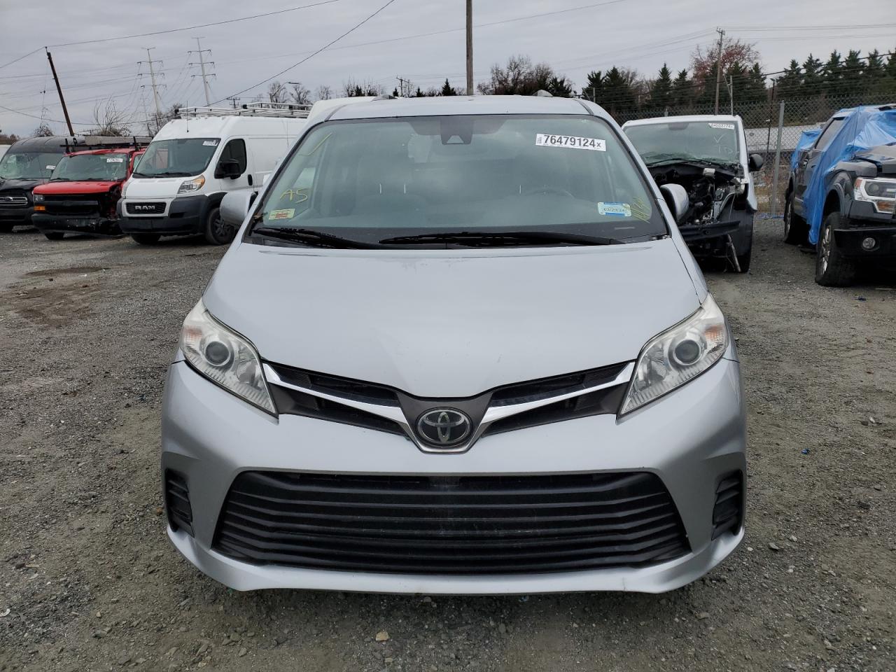 2020 Toyota Sienna - Image 5
