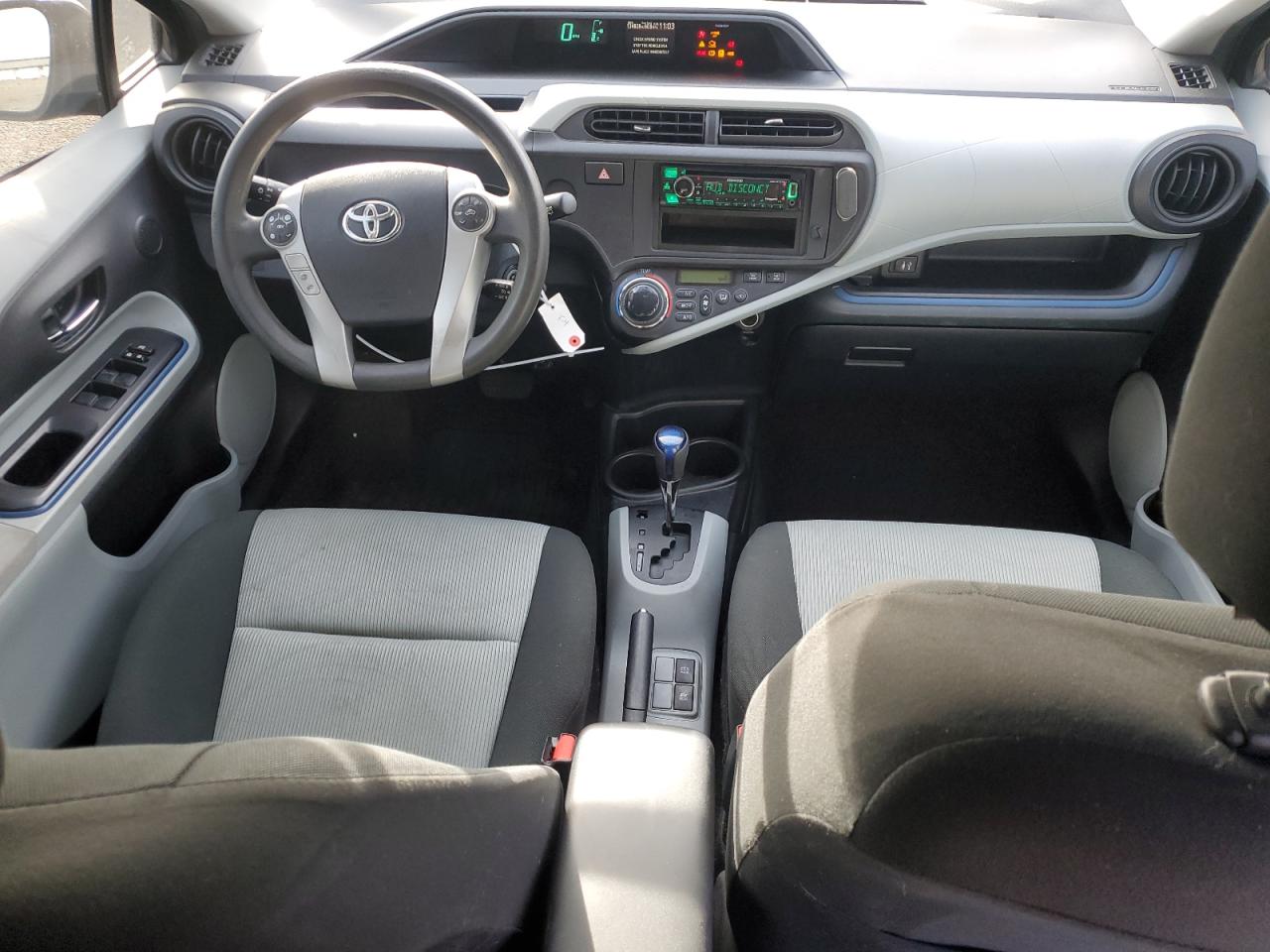2012 Toyota Prius - Image 8
