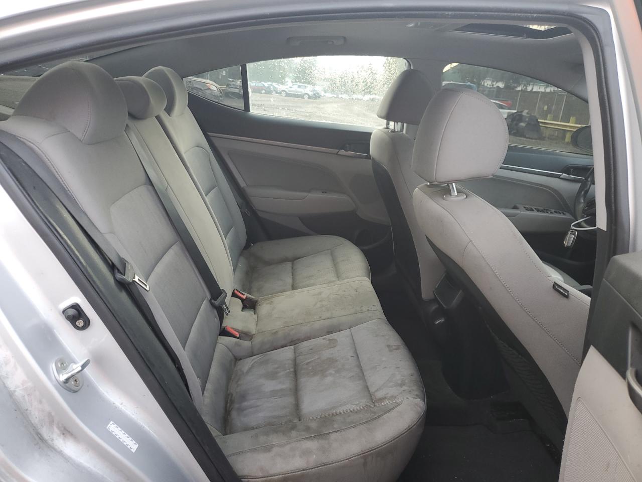 2018 Hyundai Elantra - Image 10