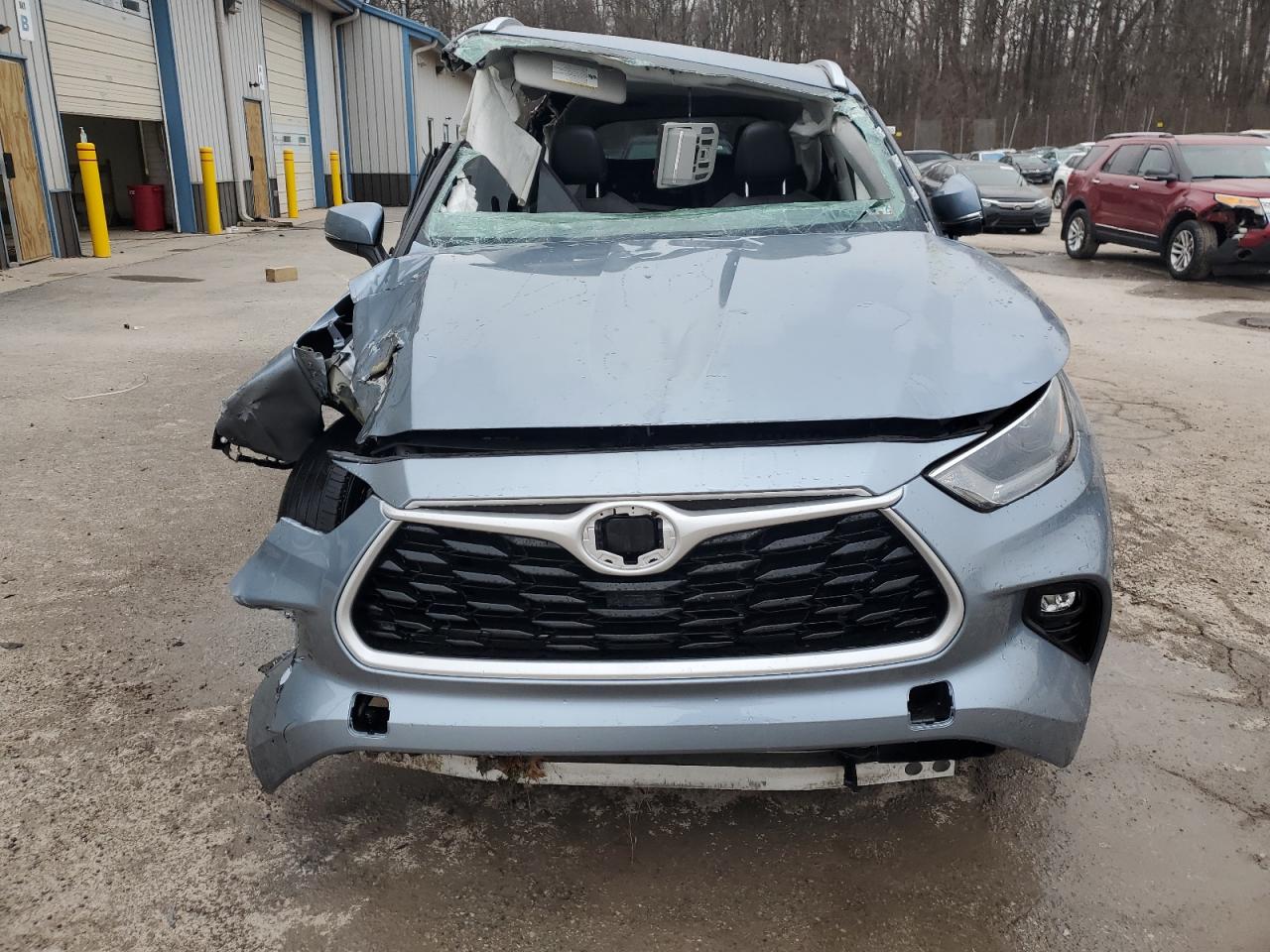 2021 Toyota Highlander - Image 5