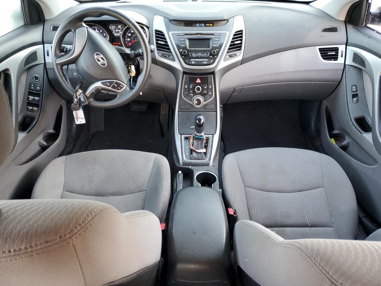 2016 Hyundai Elantra - Image 8
