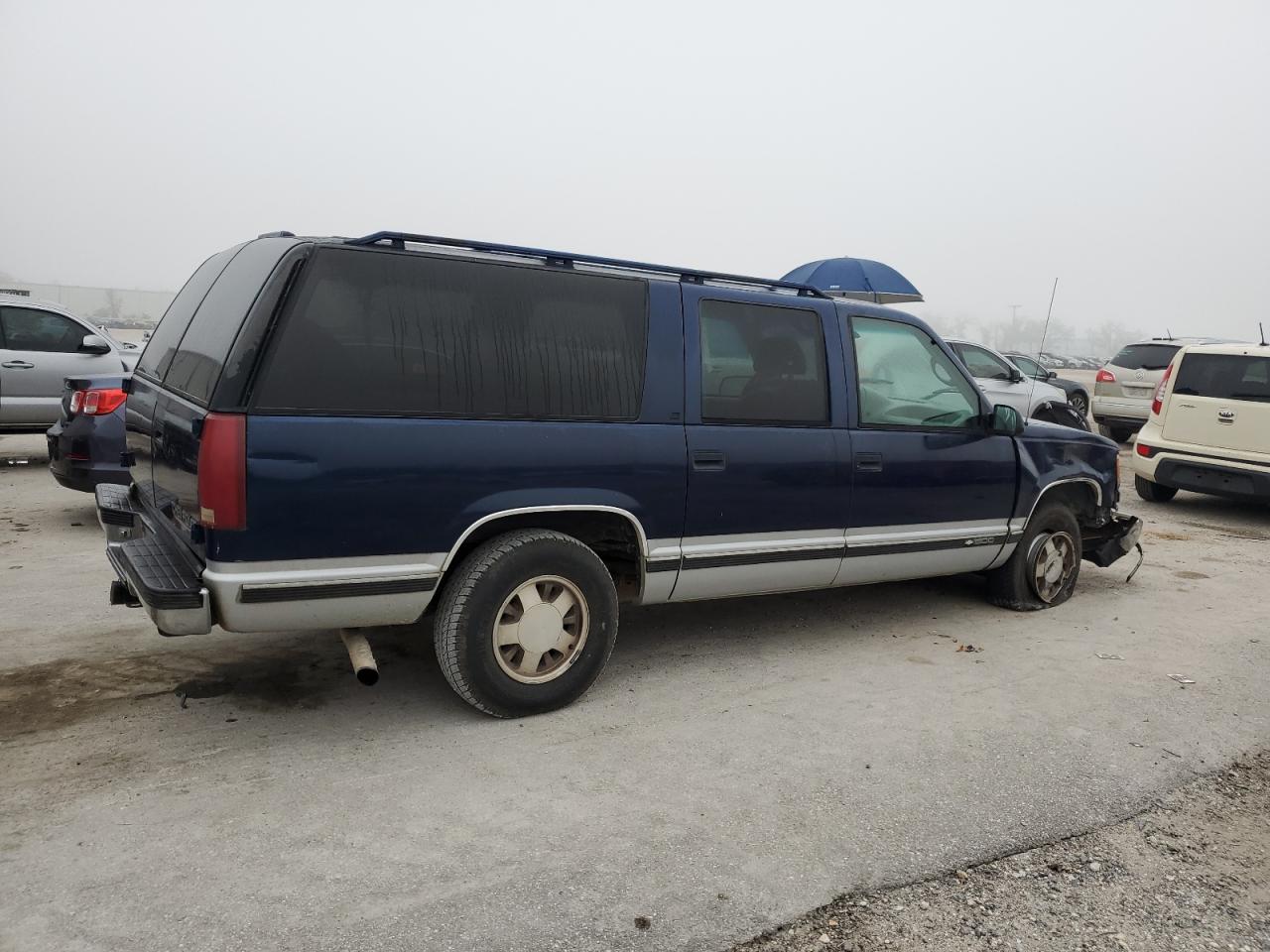 1996 Chevrolet Suburban - Image 3
