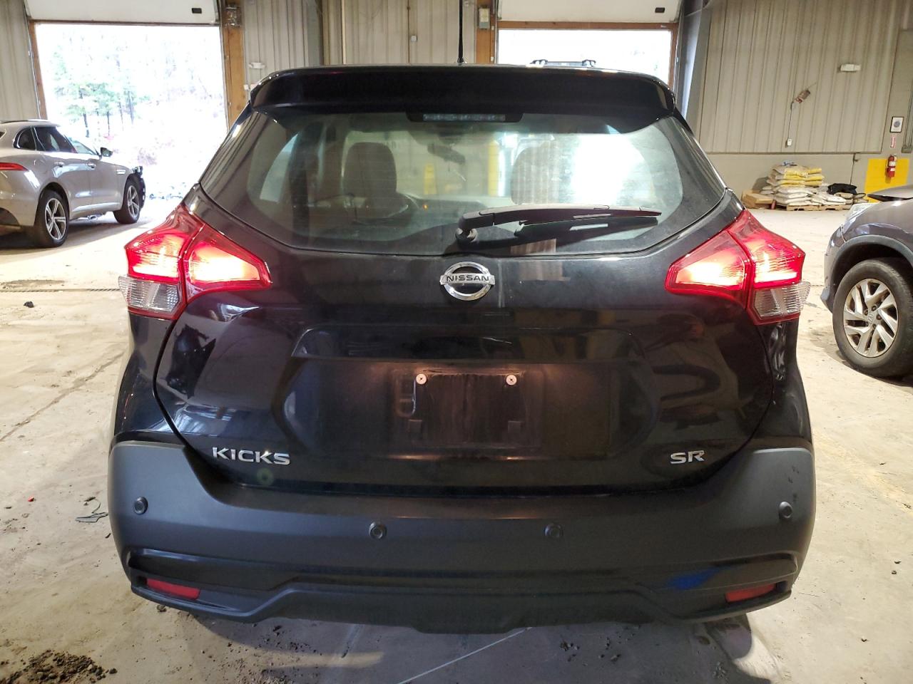 VIN 3N1CP5DV8LL564307 2020 NISSAN KICKS no.6