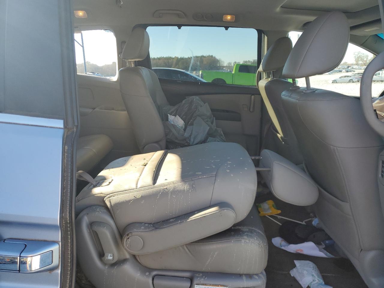 2012 Honda Odyssey - Image 12