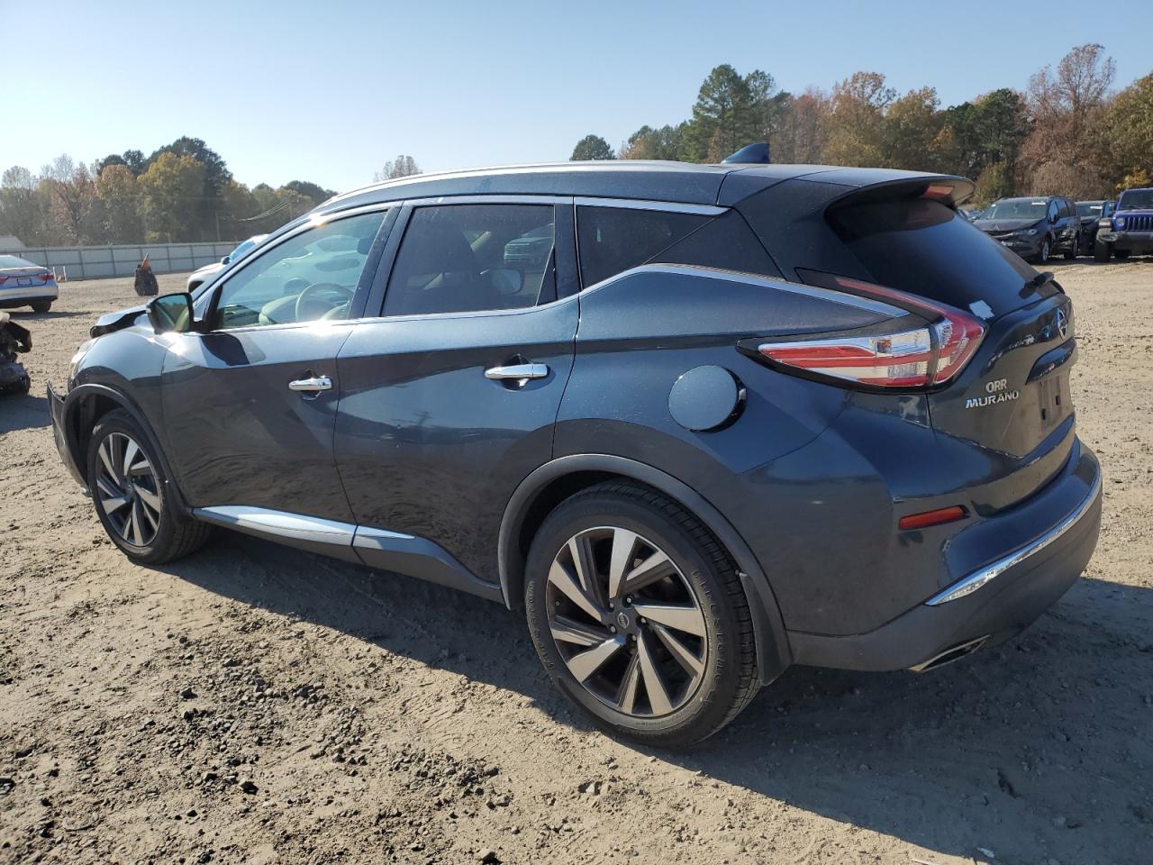 2016 Nissan Murano - Image 2