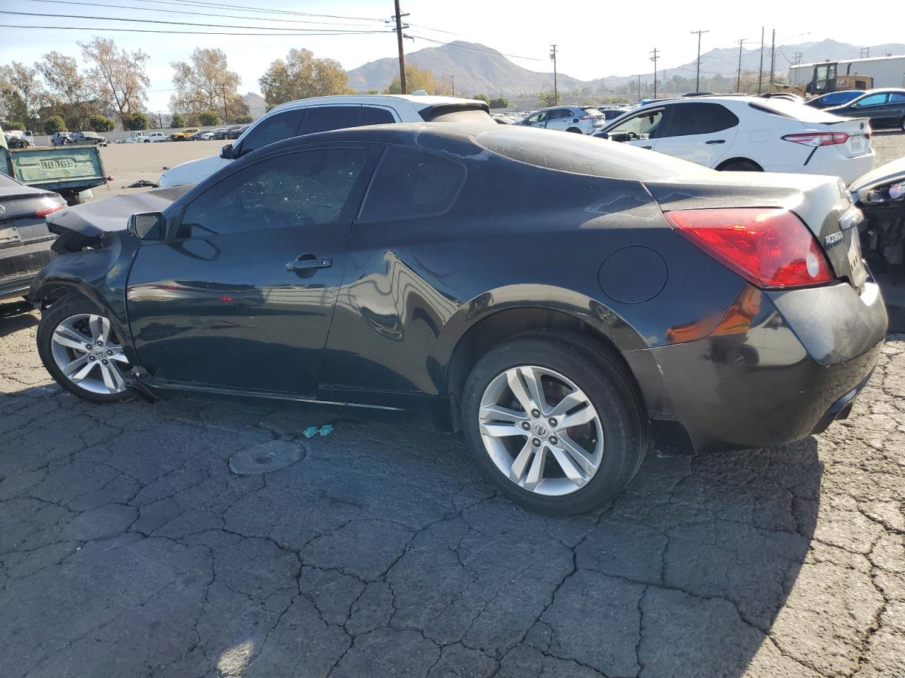 2010 Nissan Altima - Image 2