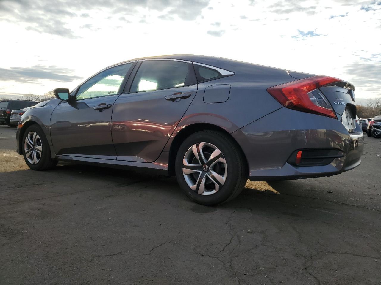 VIN 2HGFC2F51JH569101 2018 HONDA CIVIC no.2