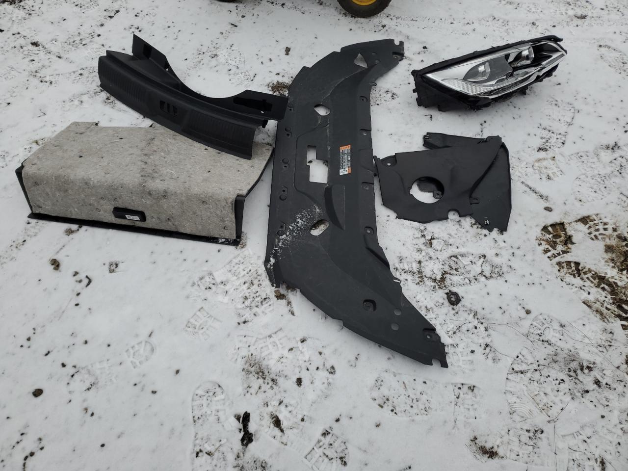 2020 Lincoln Aviator - Image 13