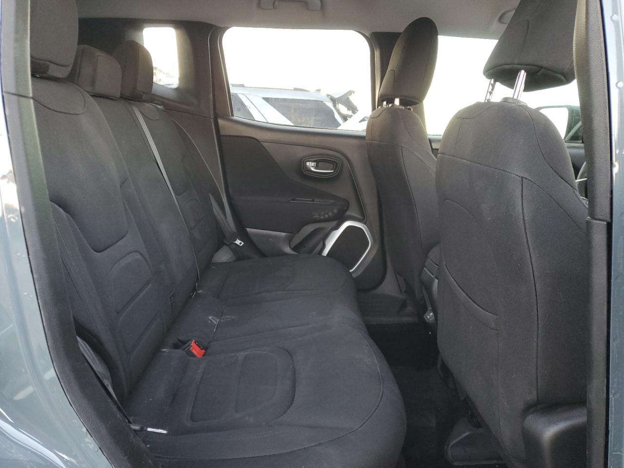 2018 Jeep Renegade - Image 10