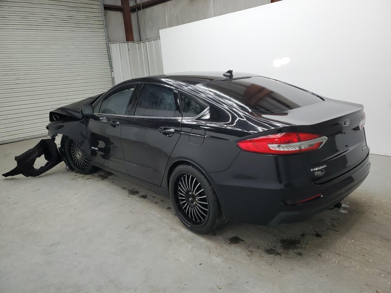 2019 Ford Fusion - Image 2