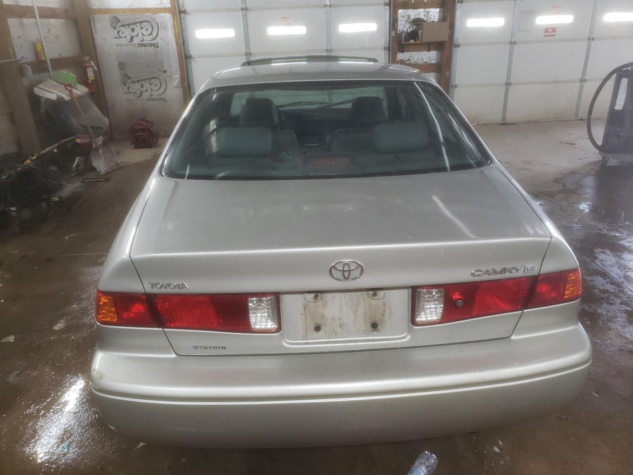 2000 Toyota Camry Ce VIN: 4T1BG22K6YU011051 Lot: 83051694