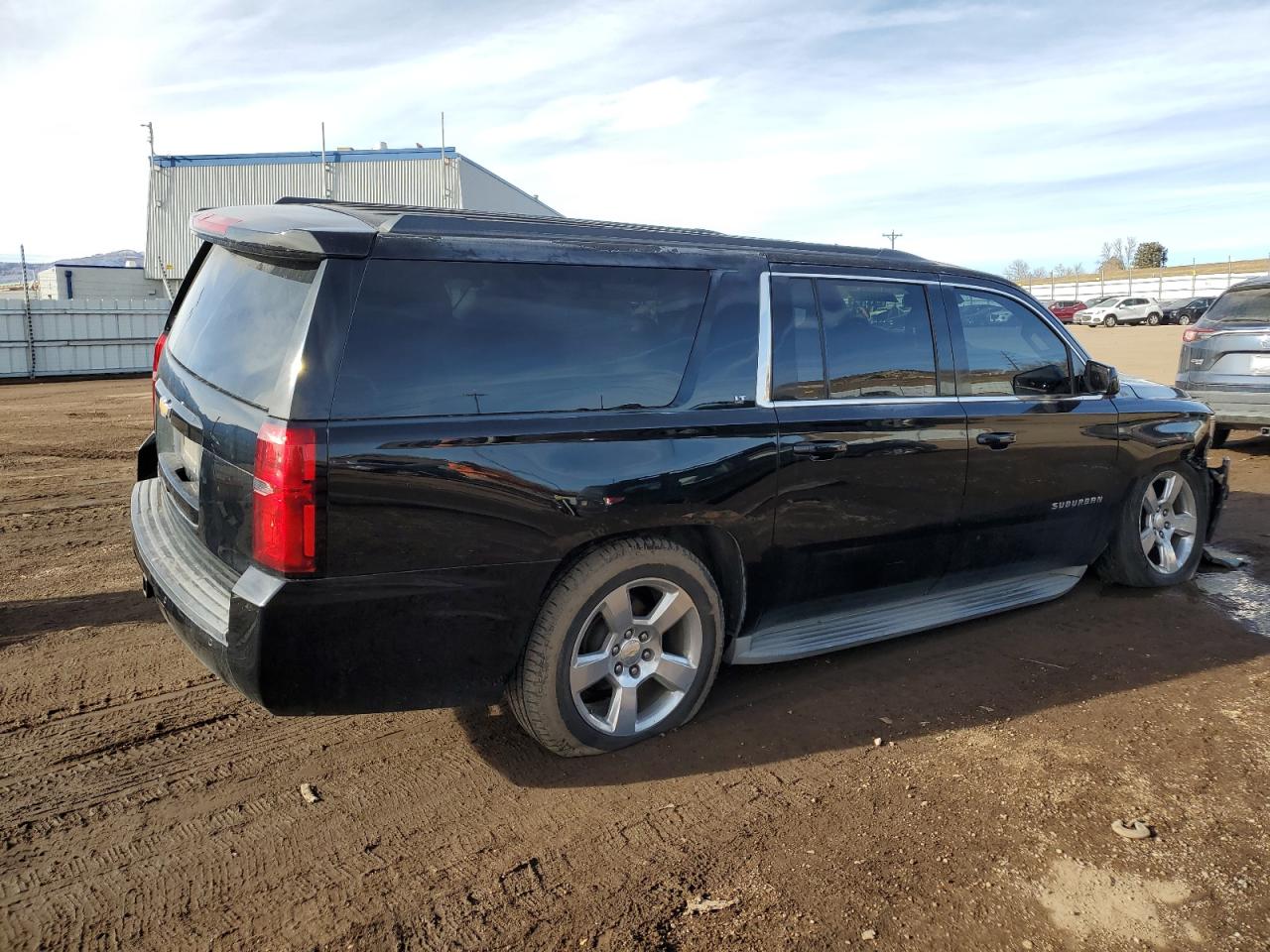 VIN 1GNSKJKC4FR240020 2015 CHEVROLET SUBURBAN no.3