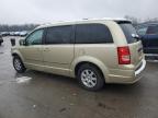 2010 Chrysler Town & Country Touring للبيع في Ellwood City، PA - Front End