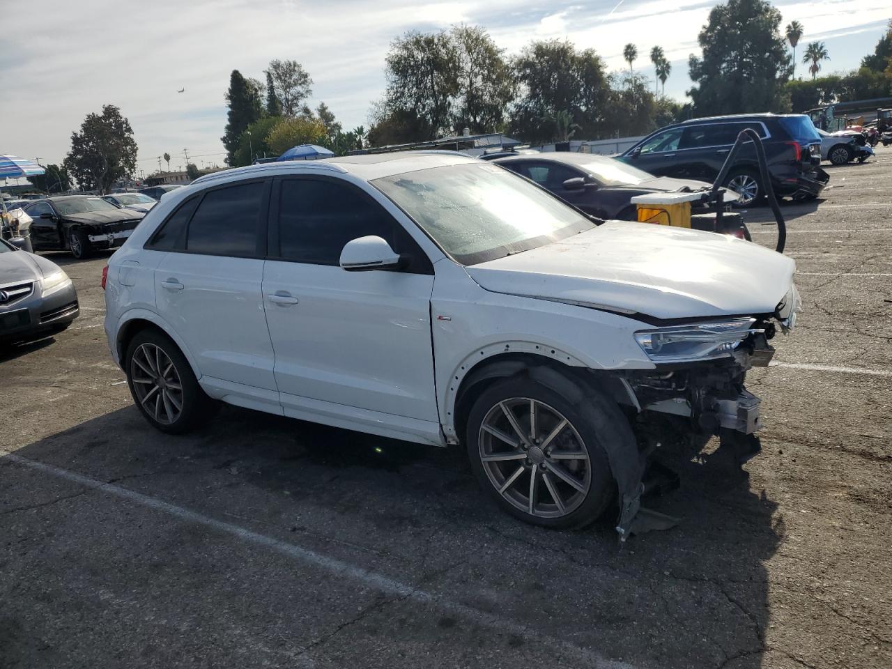 VIN WA1BCCFS5JR024781 2018 AUDI Q3 no.4