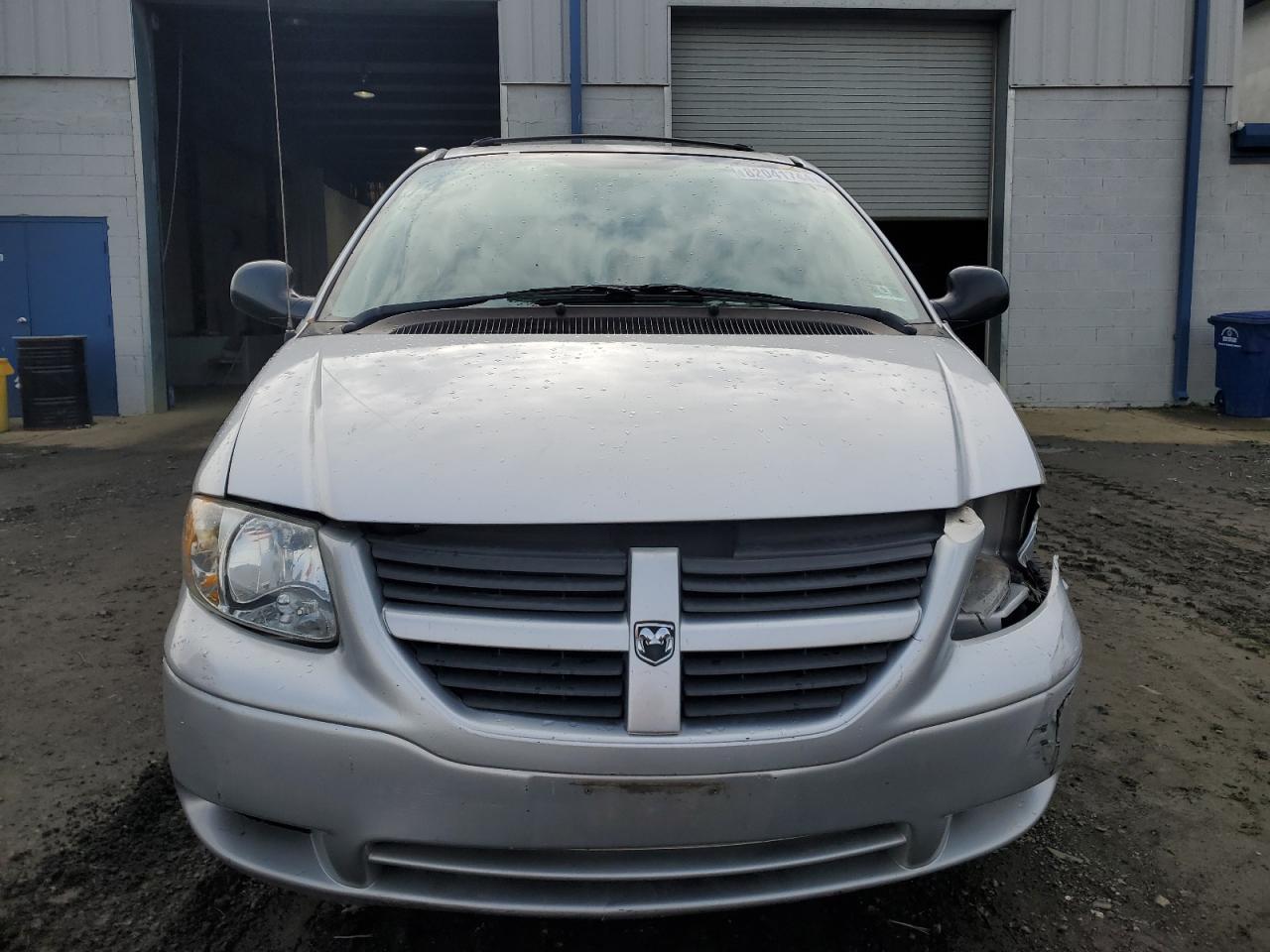 2006 Dodge Caravan - Image 5