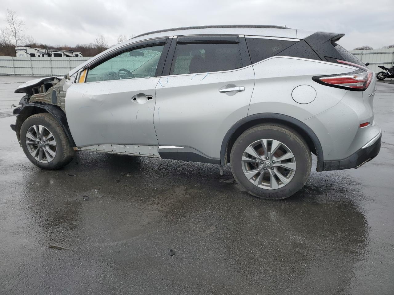 2017 Nissan Murano - Image 2