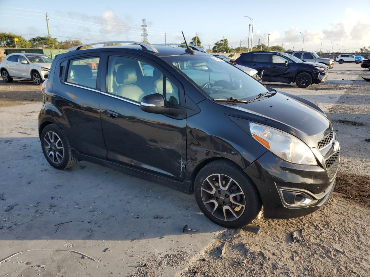 VIN KL8CF6S99EC412569 2014 CHEVROLET SPARK no.4