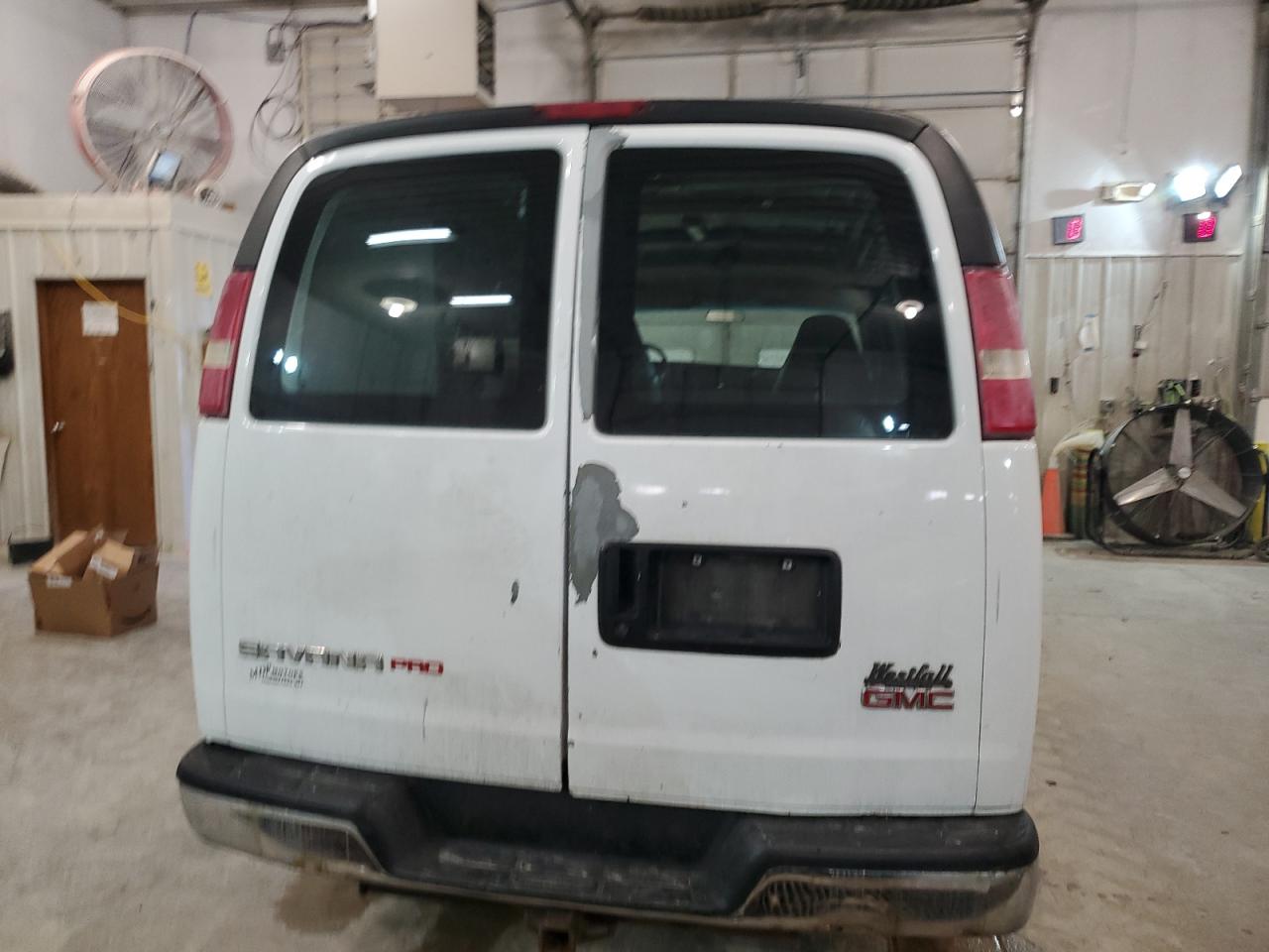 2003 GMC Savana - Image 6