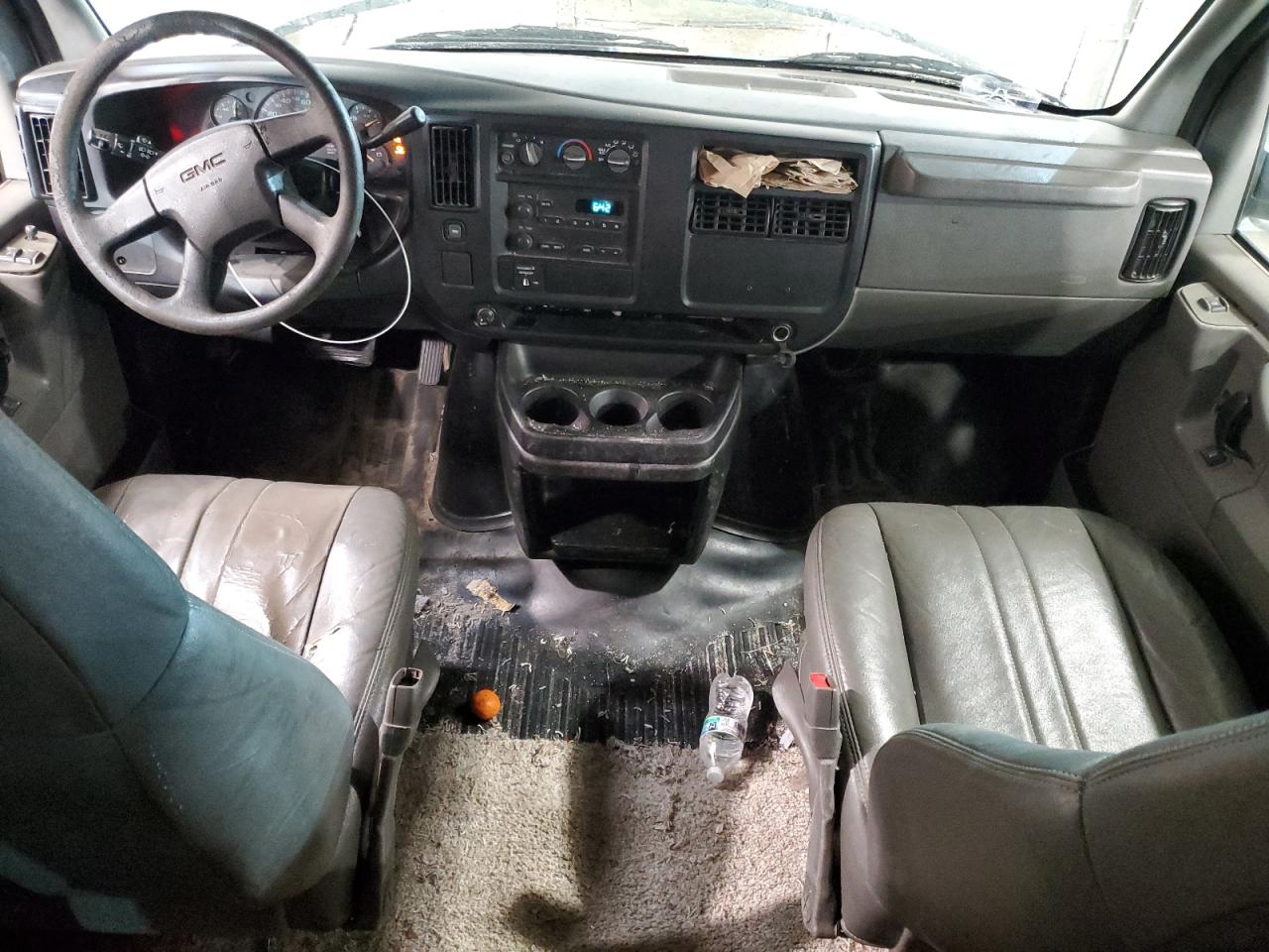 2003 GMC Savana - Image 8