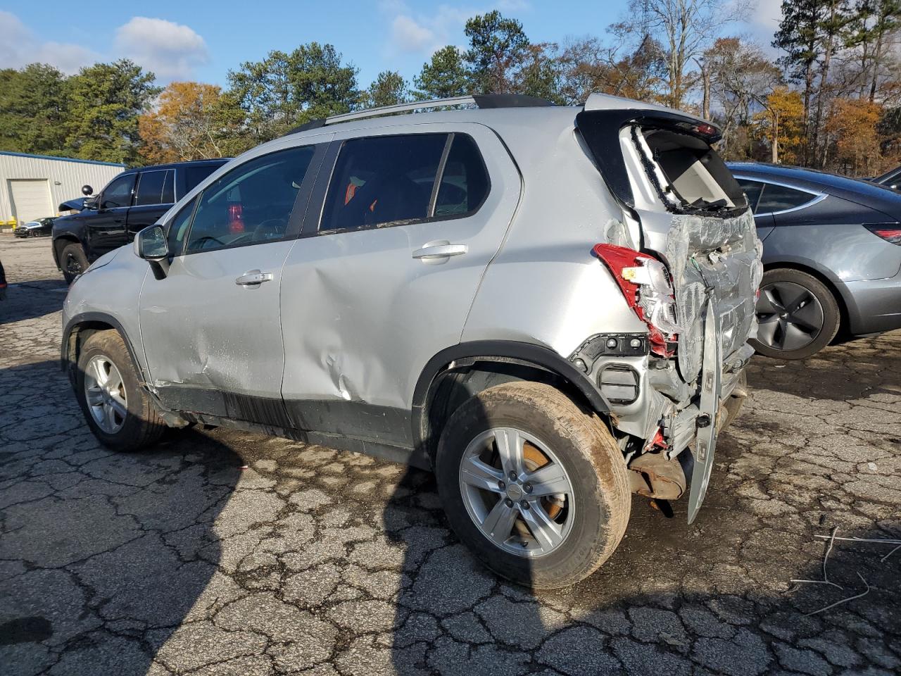 2022 Chevrolet Trax - Image 2