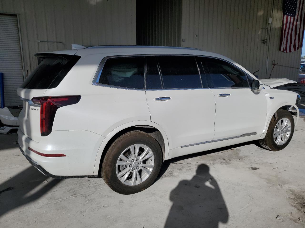 2022 Cadillac XT6 - Image 3