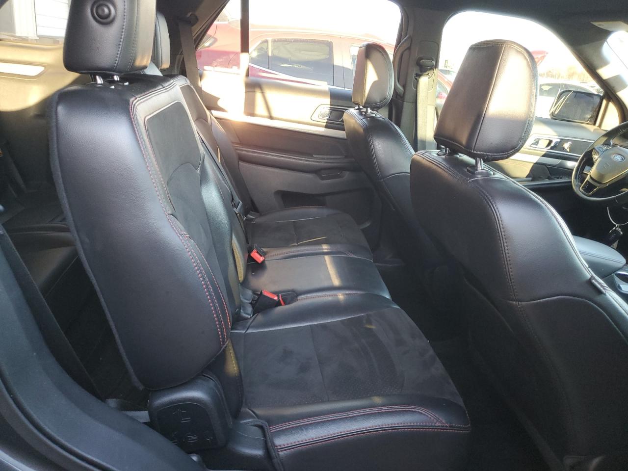 2018 Ford Explorer - Image 11