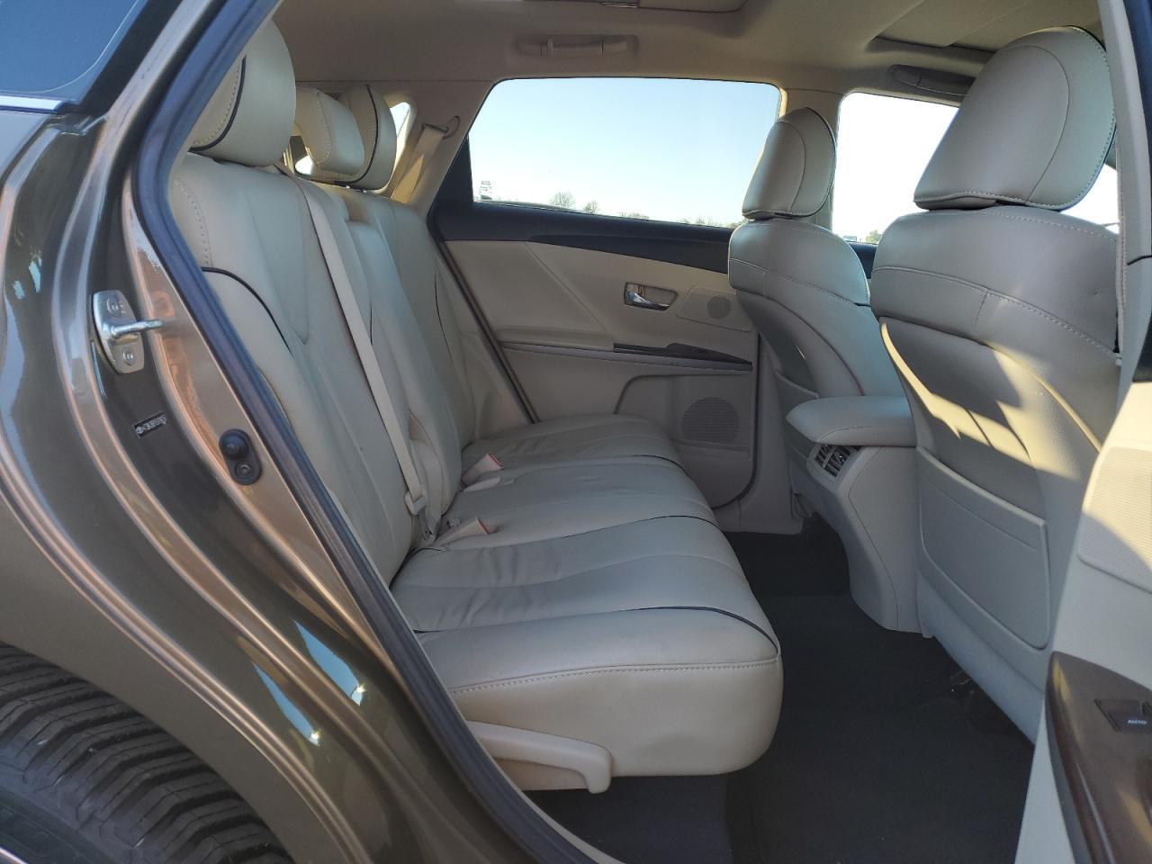 2014 Toyota Venza - Image 11