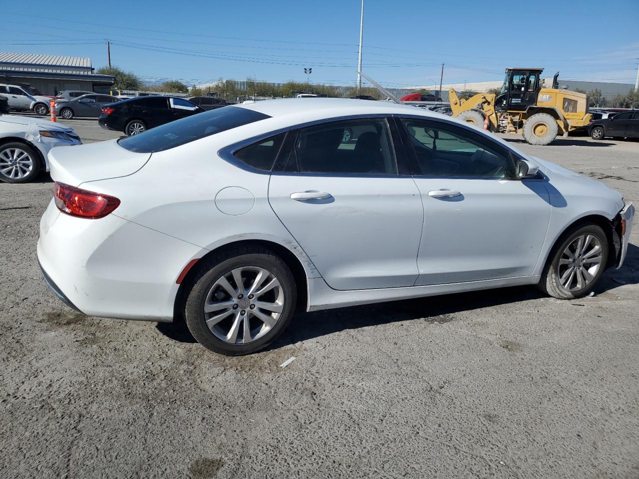 VIN 1C3CCCAB2FN666928 2015 CHRYSLER 200 no.3