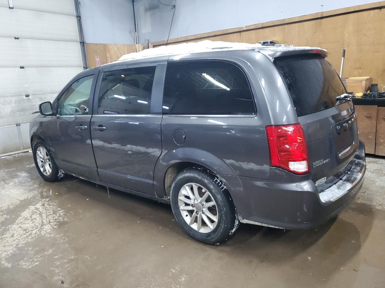 2019 Dodge Caravan - Image 2