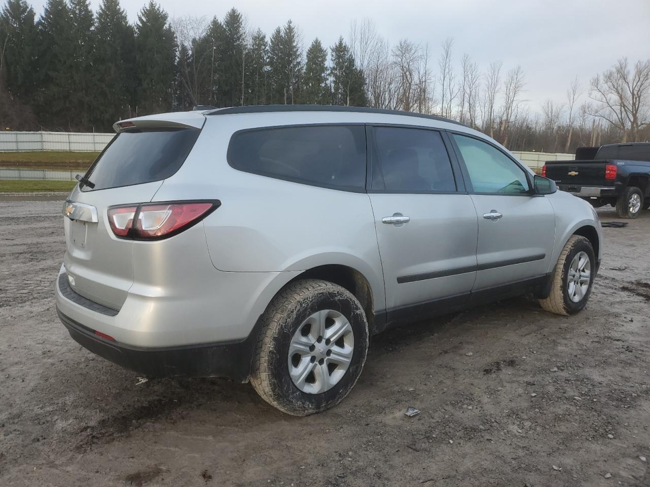 VIN 1GNKVFKD5HJ346202 2017 CHEVROLET TRAVERSE no.3