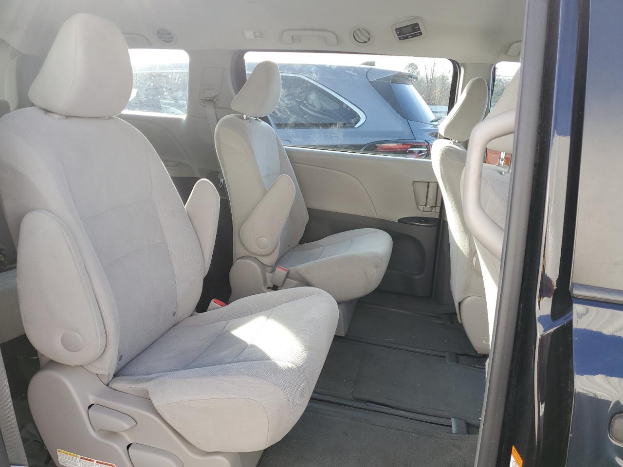 2016 Toyota Sienna VIN: 5TDZK3DCXGS700350 Lot: 83677684