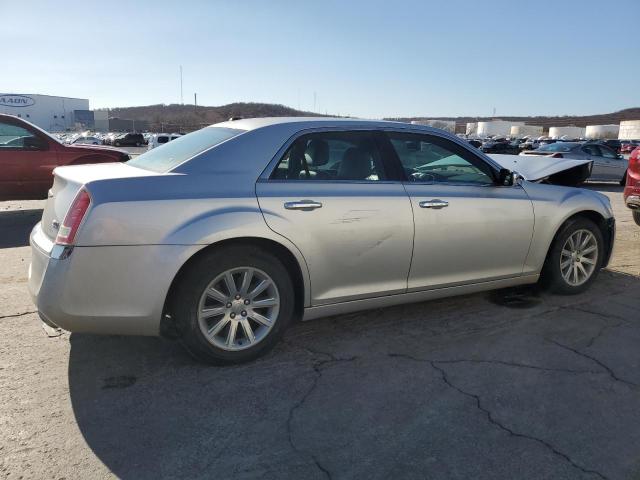  CHRYSLER 300 2012 Srebrny