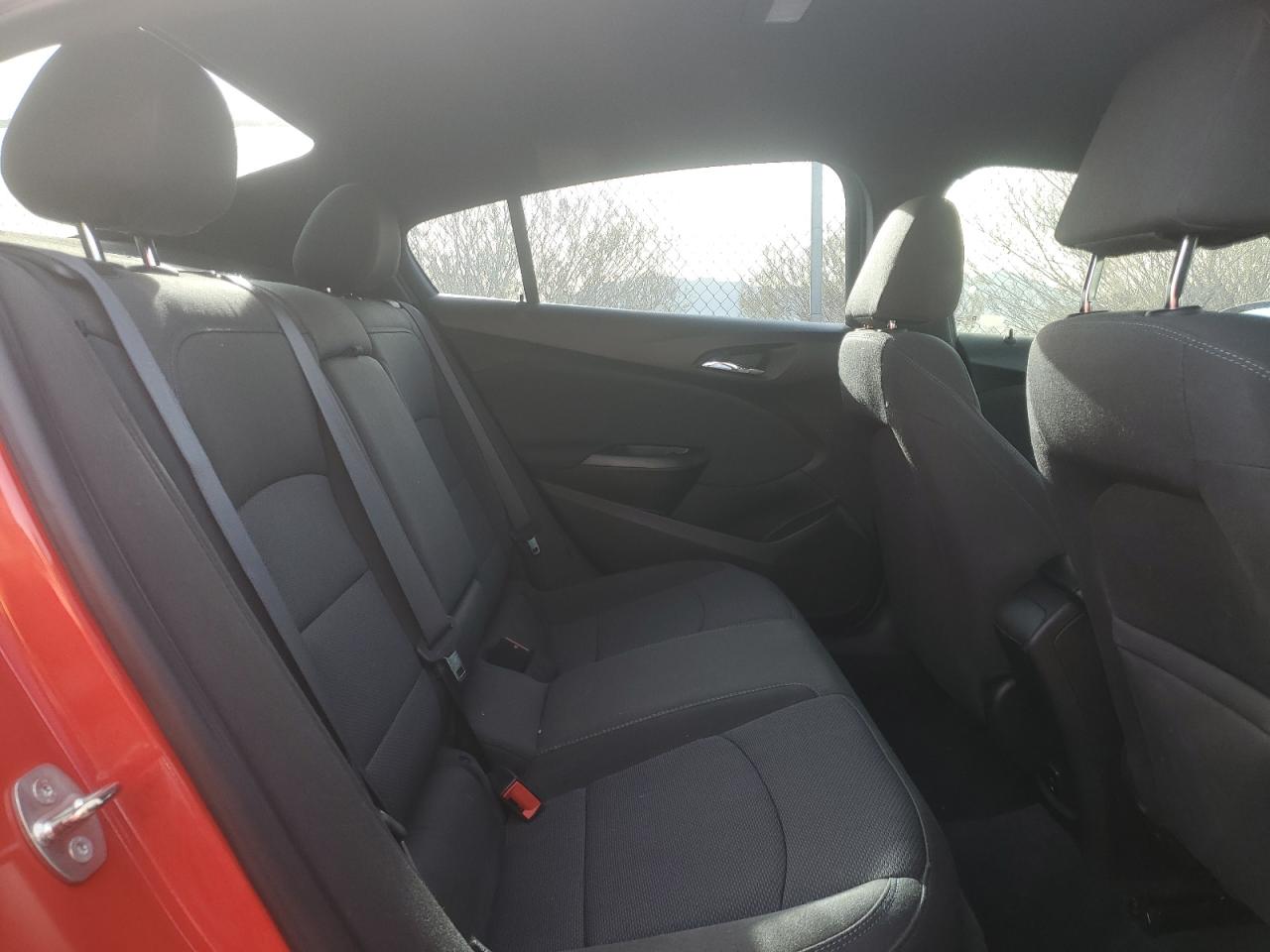 2018 Chevrolet Cruze - Image 10